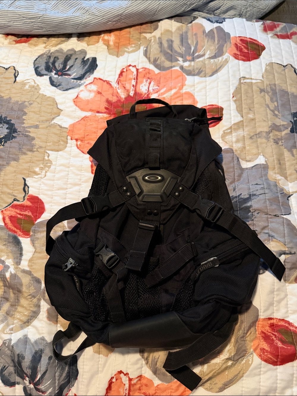 EUC OAKLEY Mini Icon Backpack 1.0 Rare